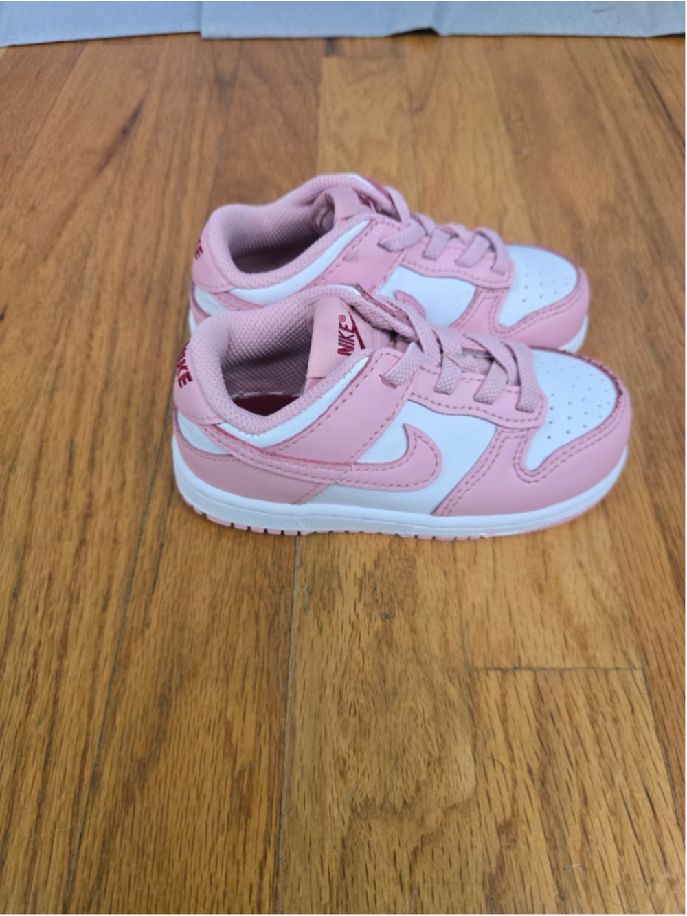 Girls Nike Dunk Low Sneakers Size 8C Pink and White